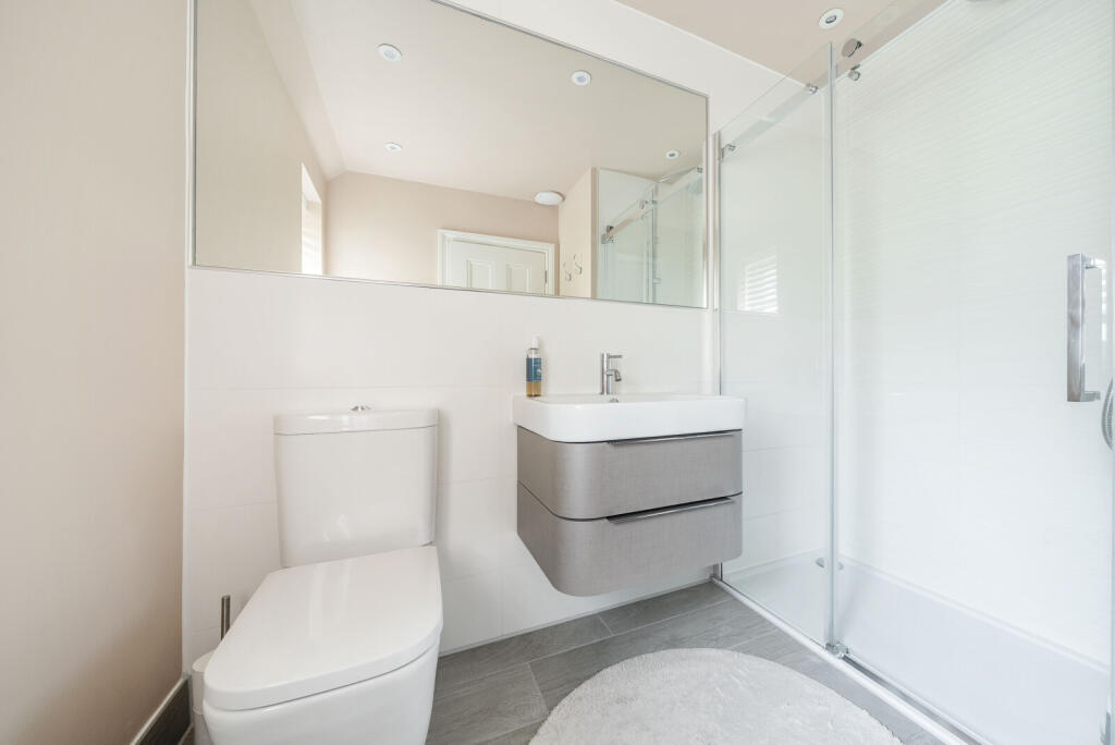 1305422-38-68472a...