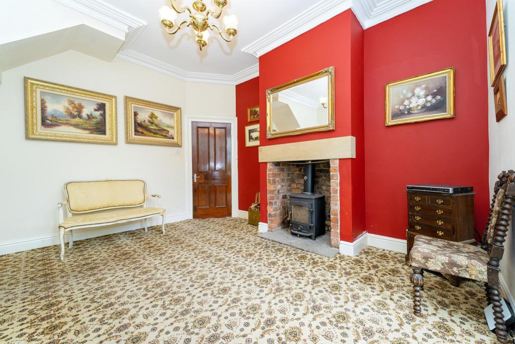 Lounge/Dining Room