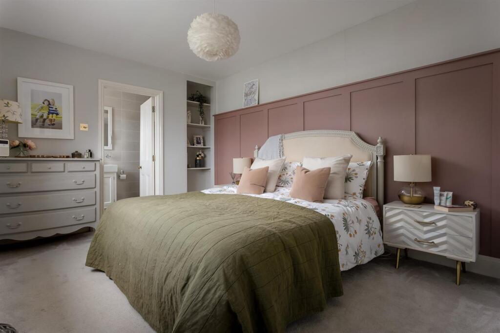 40 - Tynings House - GL51 4XF - Web.jpg