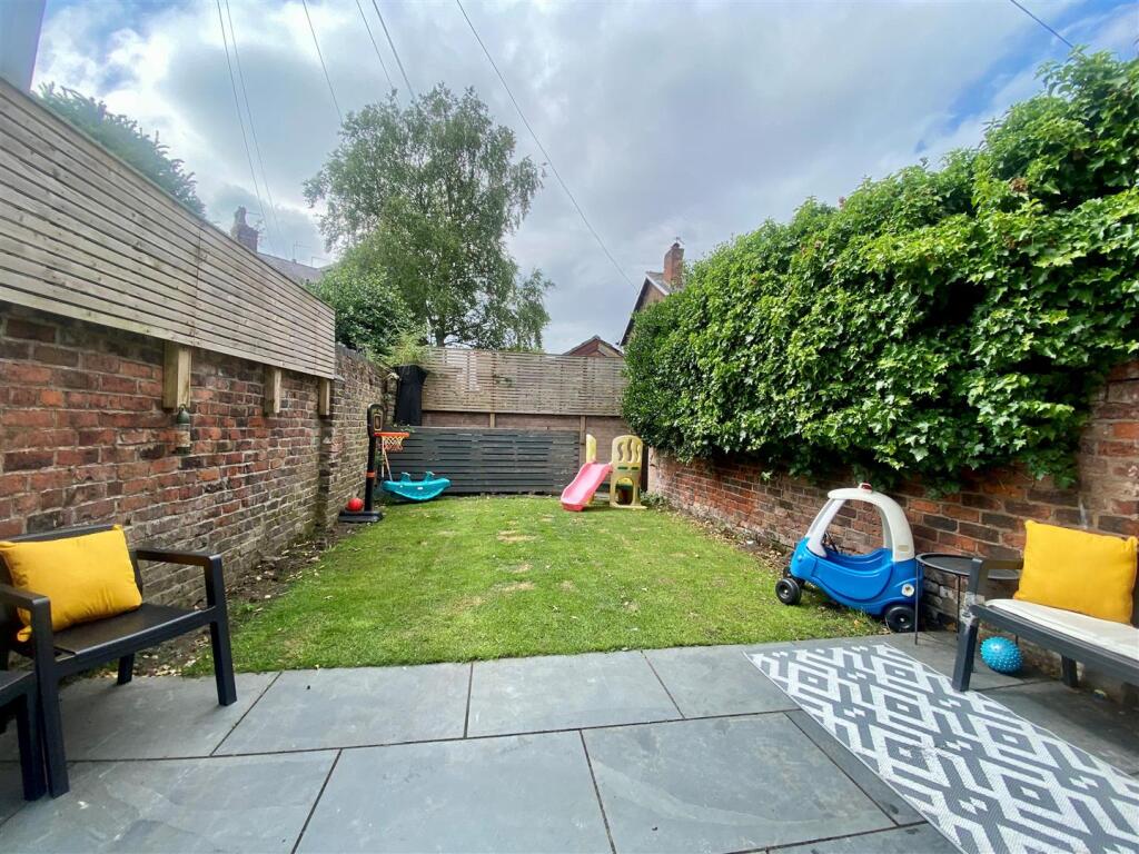 garden 2.jpg