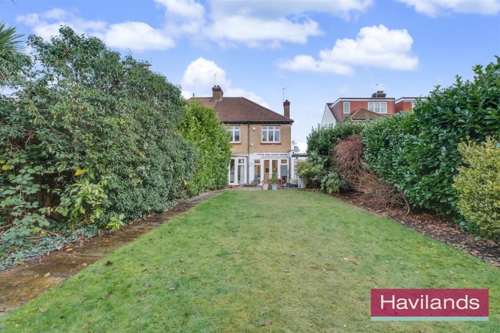 Vicars Moor Lane N21 1BL-9.jpg