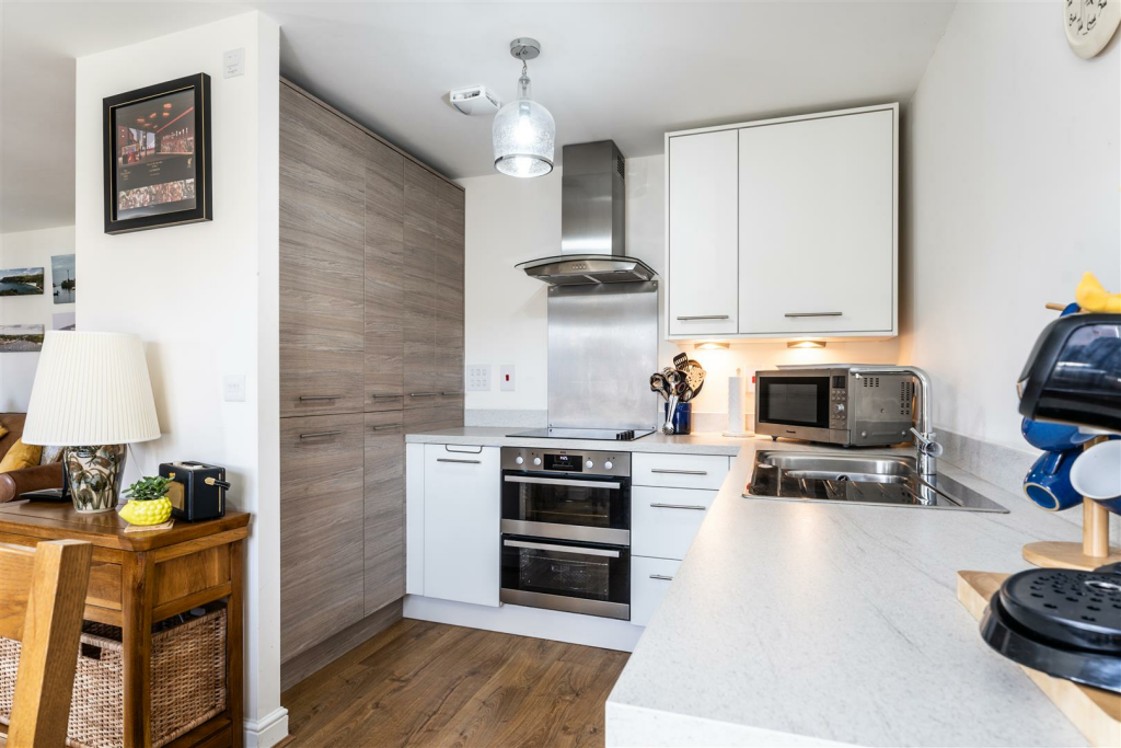 Open to Kitchen-Diner