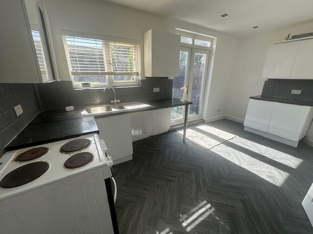 30 Brun Grove