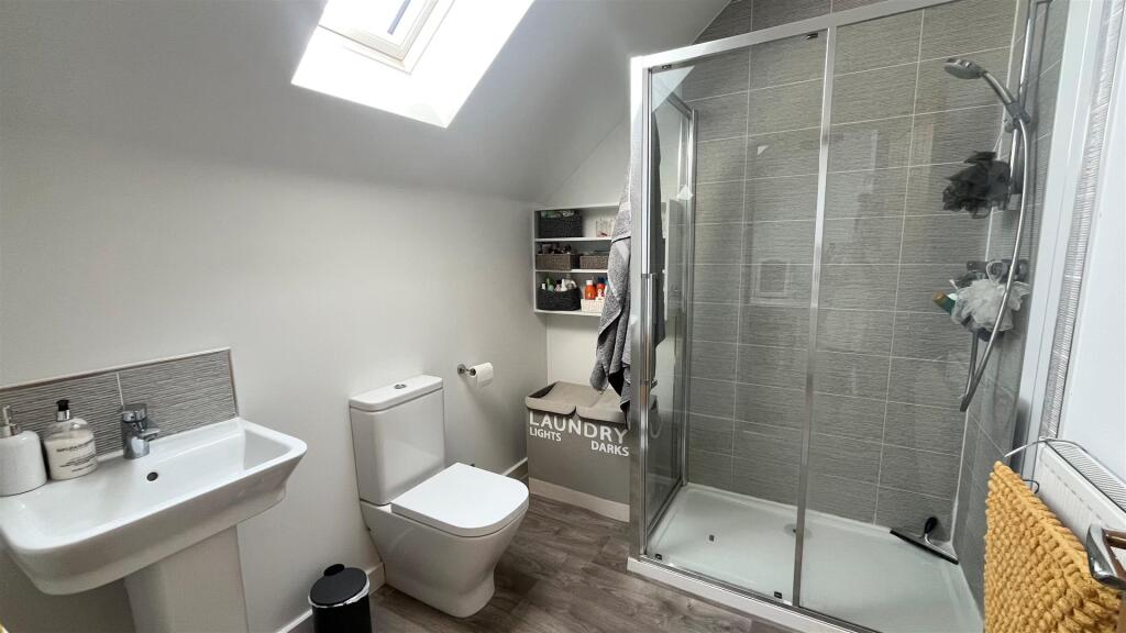 7. Ensuite.jpg