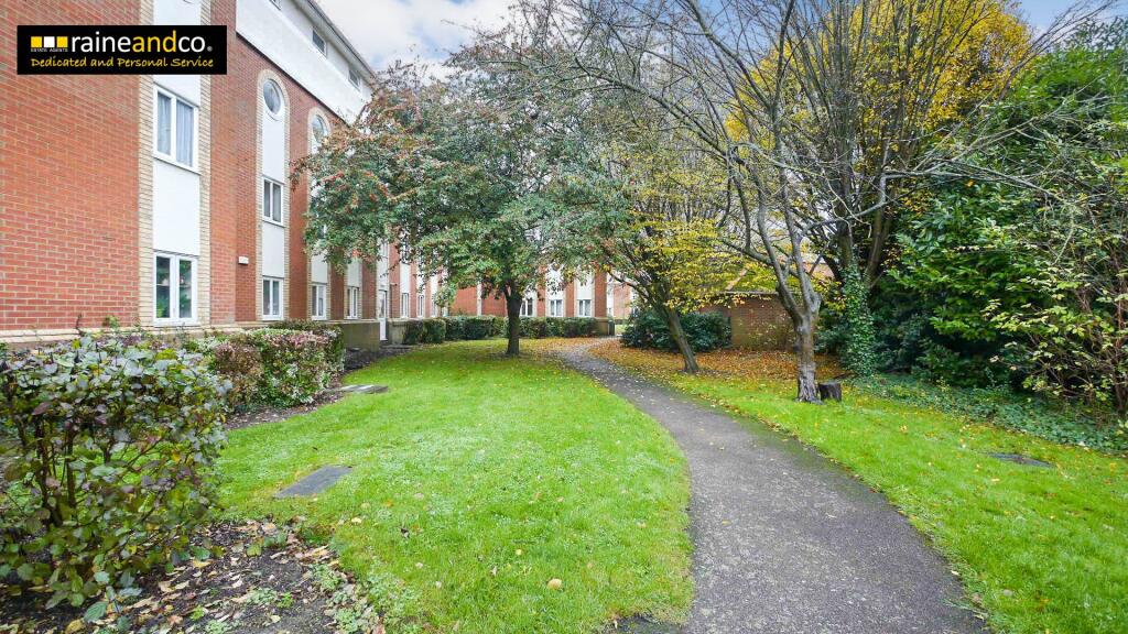 Walsingham Close, Hatfield