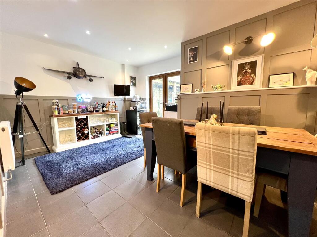 Dining/Games Room