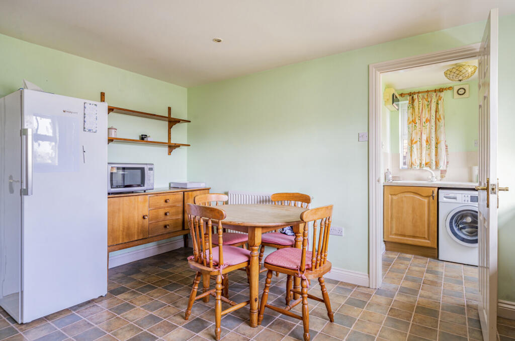 Diningarea (Kitchen)