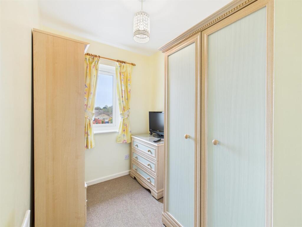 Bedroom: