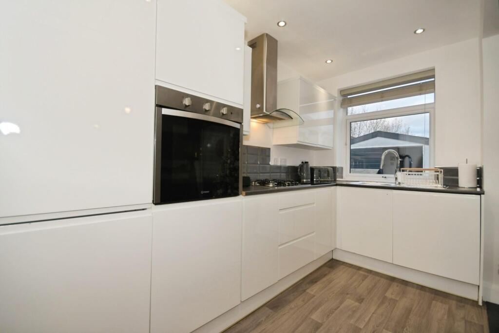 KITCHEN LIVING DINER 02.jpg