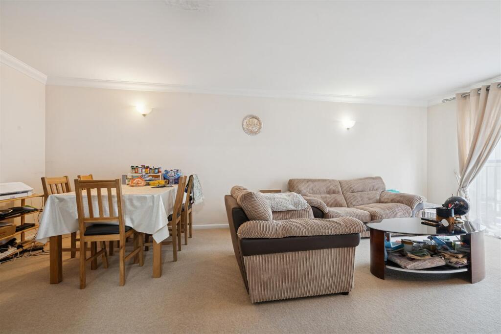 23 Viscount point, 199 The broadway, sw19 receptio