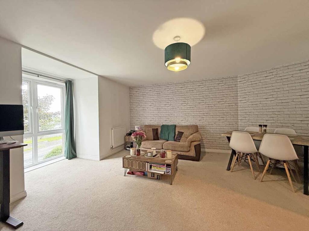 Samuel Bassett Avenue 6 - Living Room 3.jpg