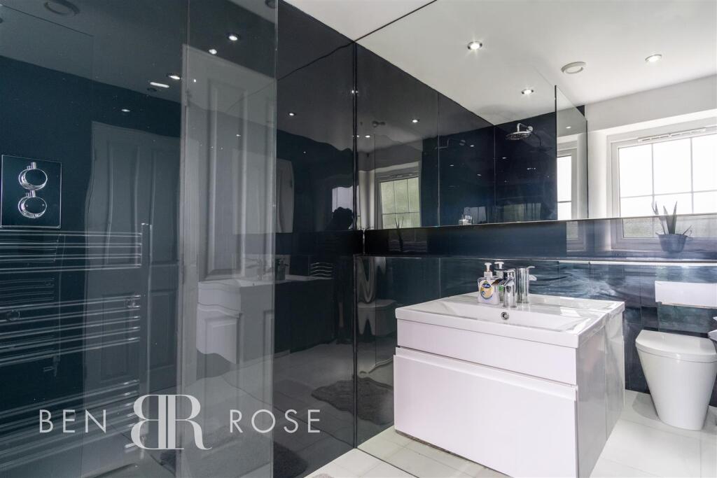 Master Ensuite