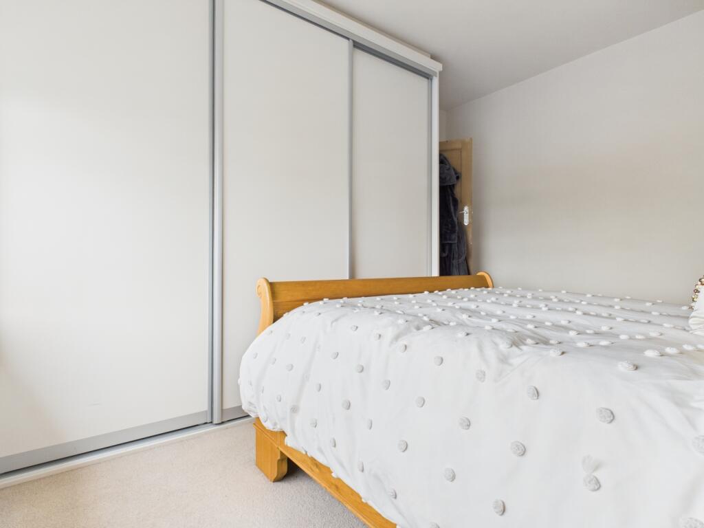 CAM03729G0-PR0153-STILL022