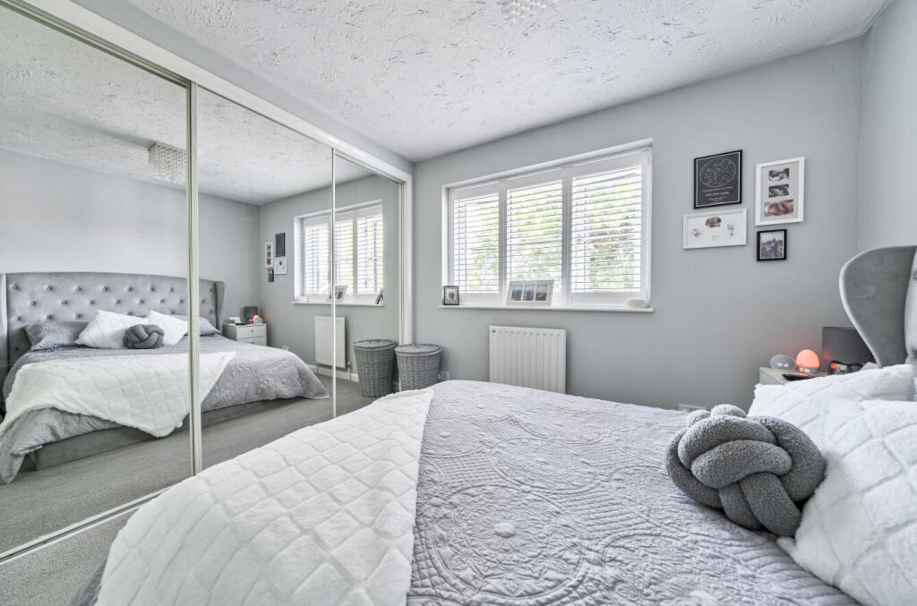 1320296-11-686ce8...