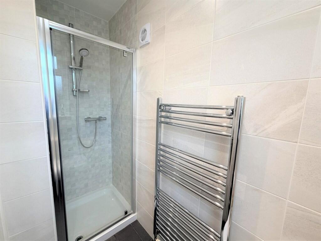 SHOWER ROOM2