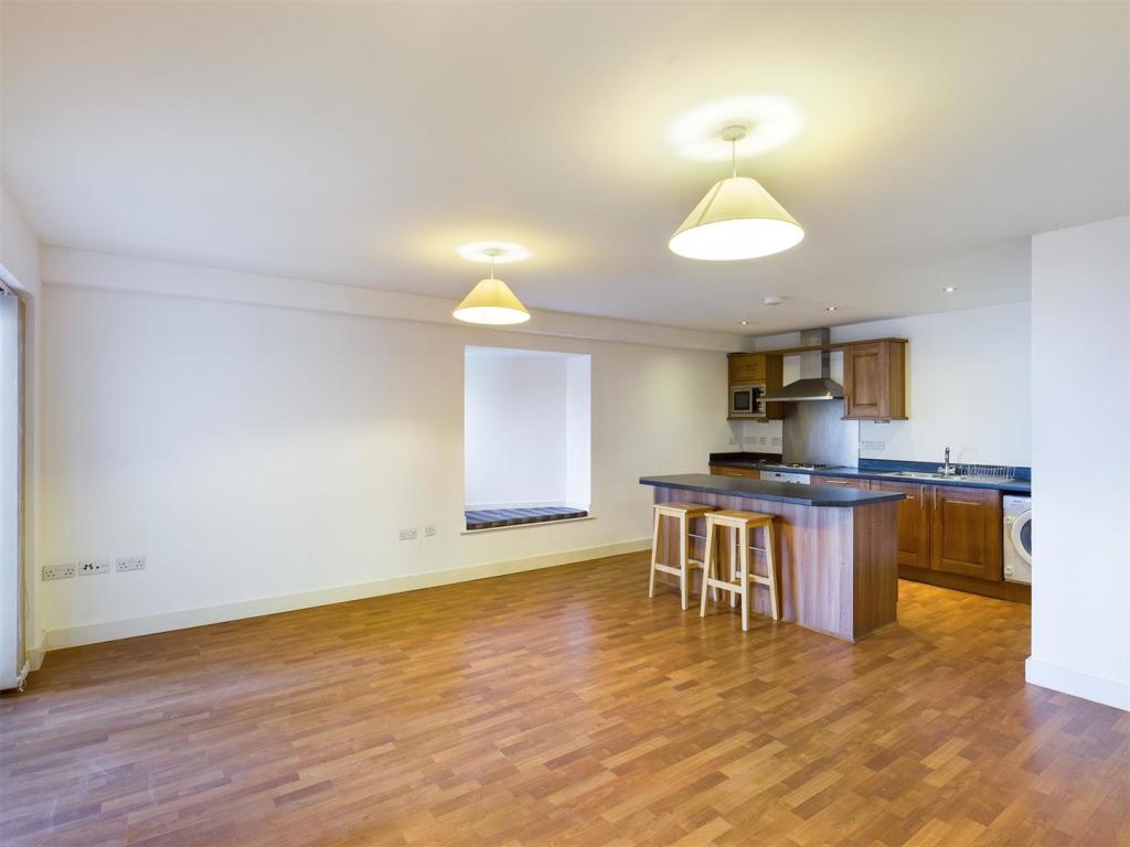 Lounge/Kitchen