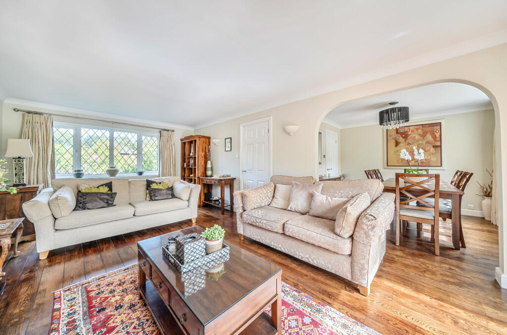 1348549-27-68b981...