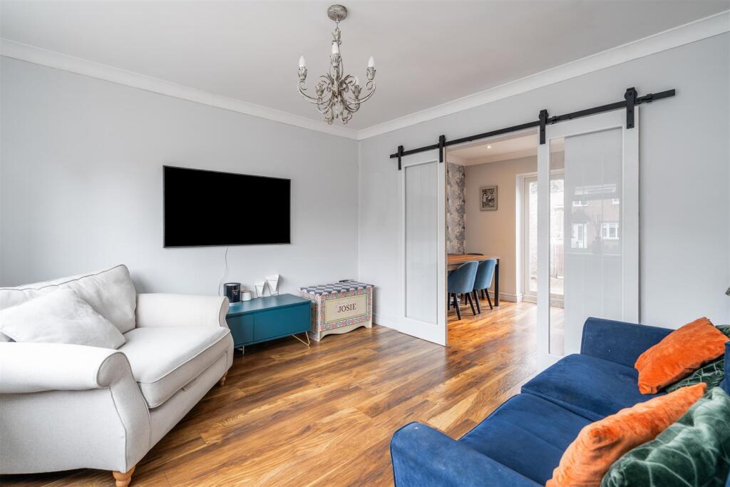 4 Elkstone Close_2.jpg