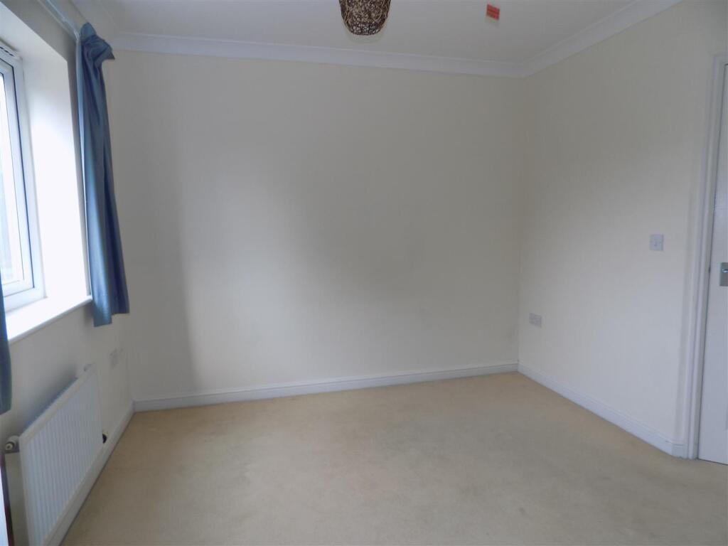 91 Alchester Court - Bed 1 (1).JPG