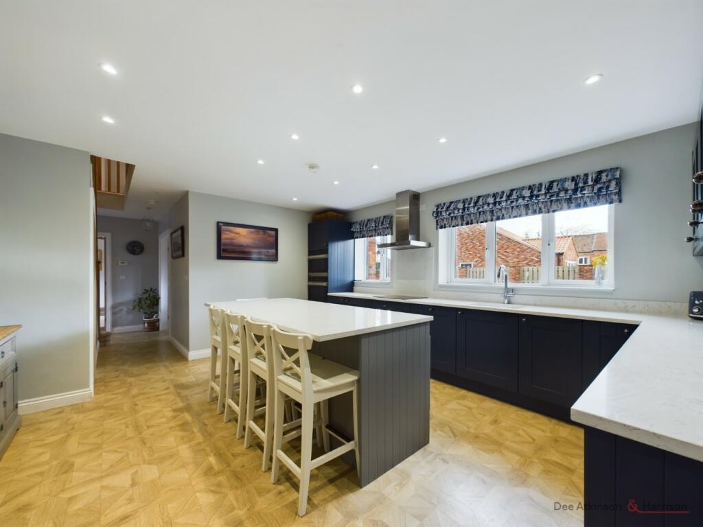 Kitchen/Breakfast Area