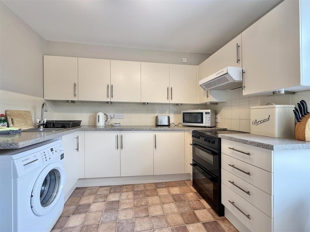 Four Seas Kitchen.jpg