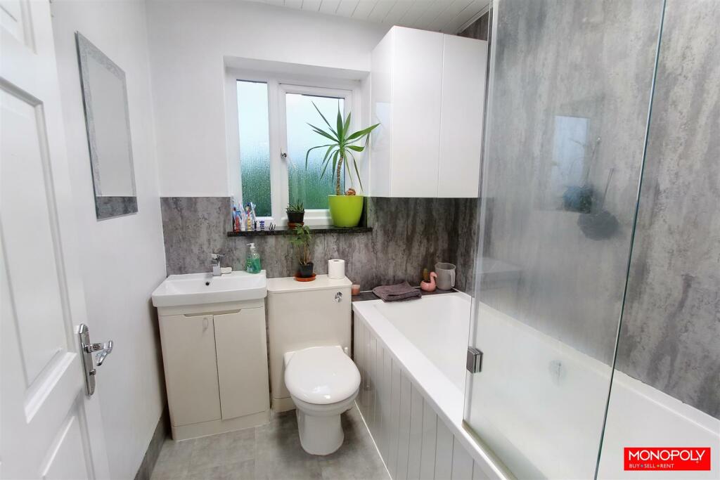 Family Bathroom.jpg