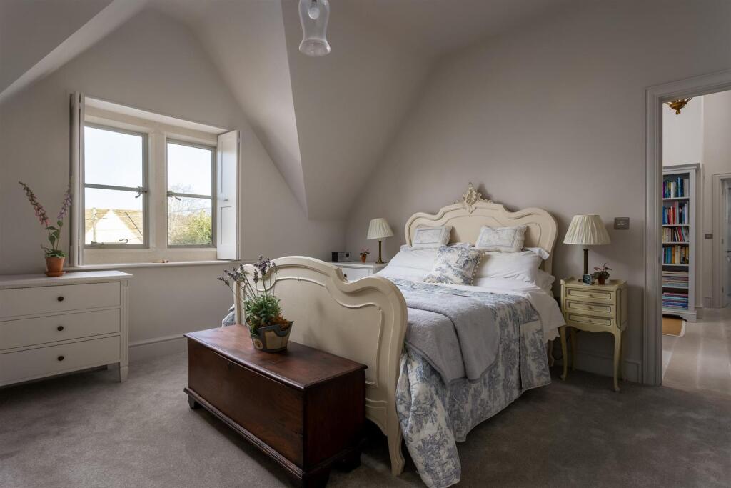 62 - Dovecote Cottage - GL7 5NG - Web.jpg