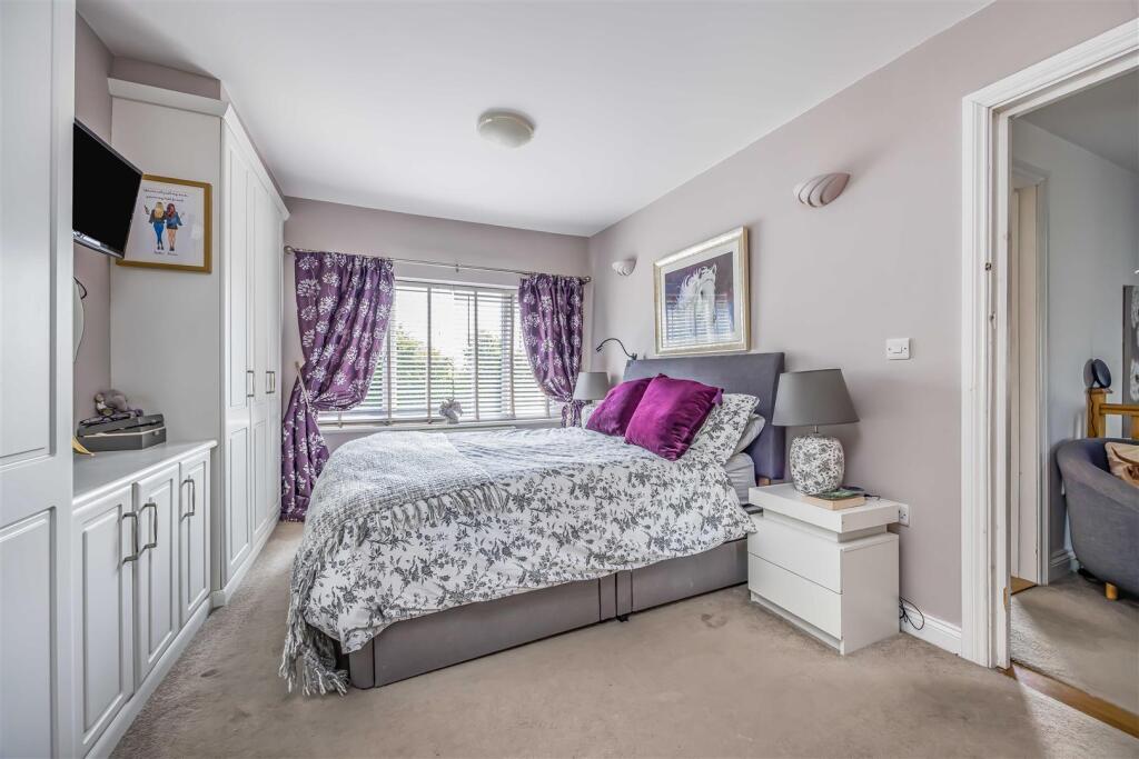 Anarue, Manor Road, Hayling Island-Small-PorticoMa