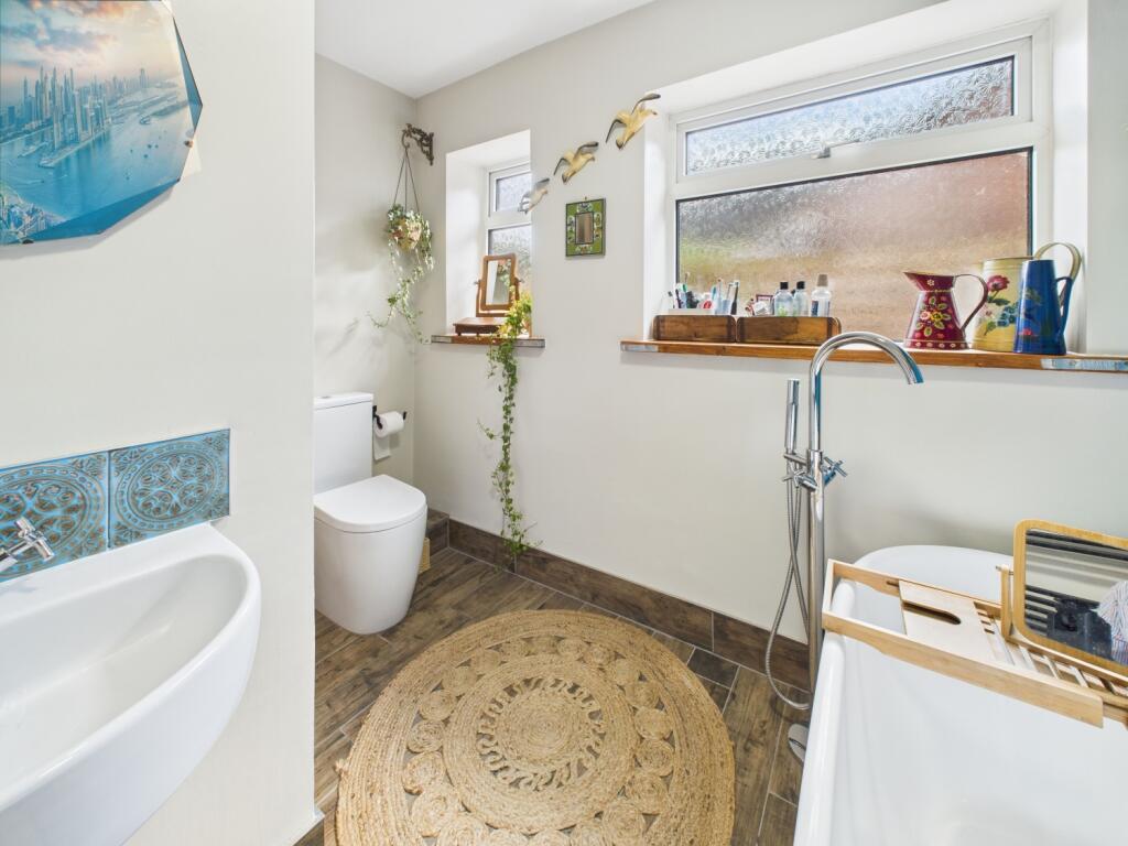 CAM02093G0-PR0053-STILL030