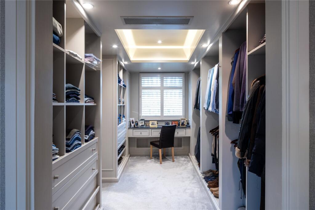 Walk In Closet