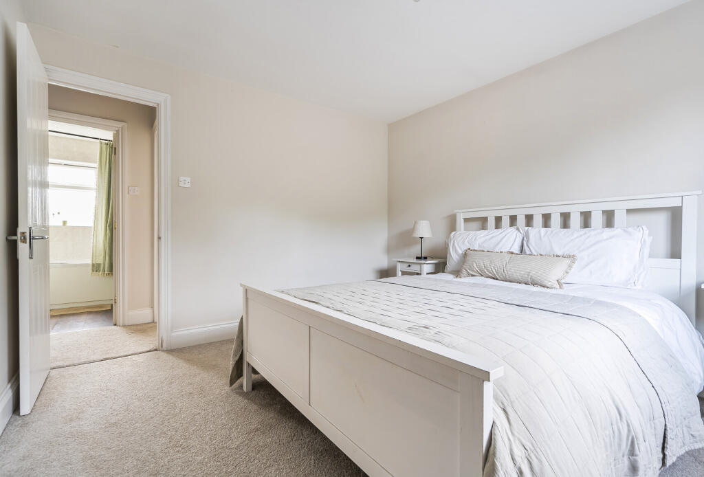 1355131-11-68c997...