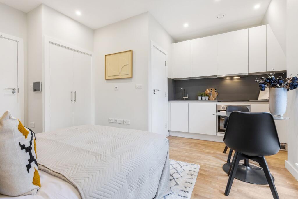bedroom (example)