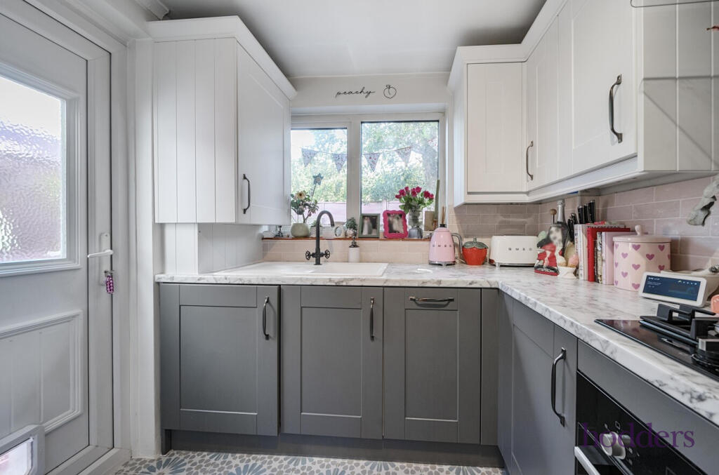 e03de52b-fefc-45e...