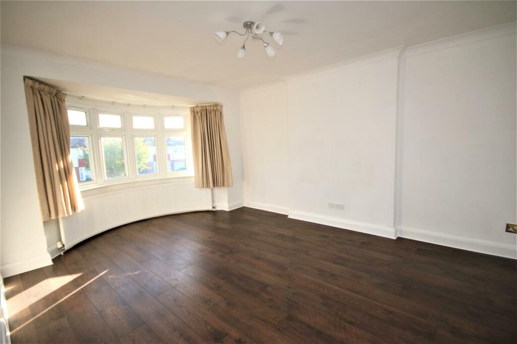 BEDROOM 1: