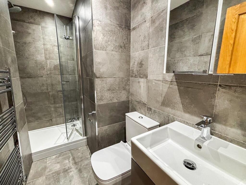 2F Bathroom.jpg