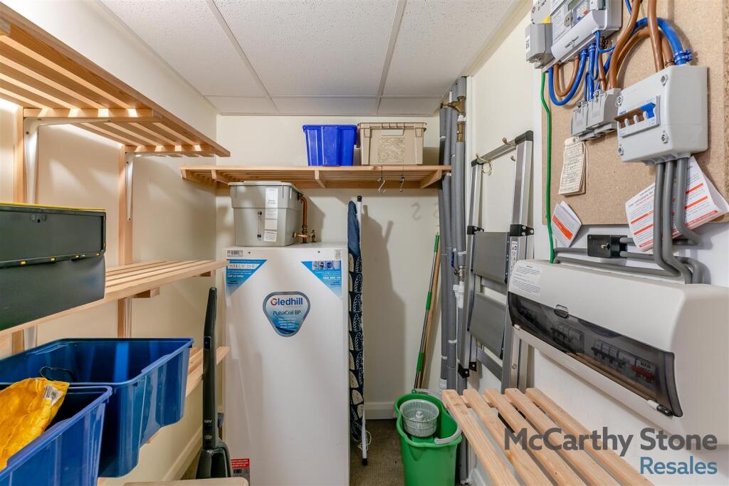 8641860-interior08.jpg