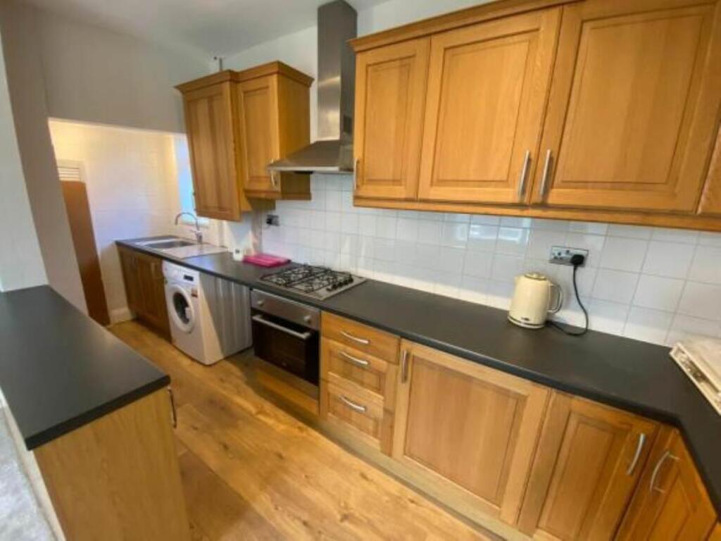 81831_LBL220226_L_IM