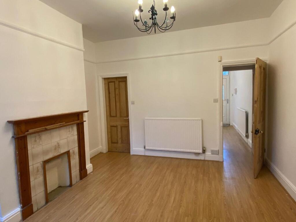 Dining room 2 2.jpg