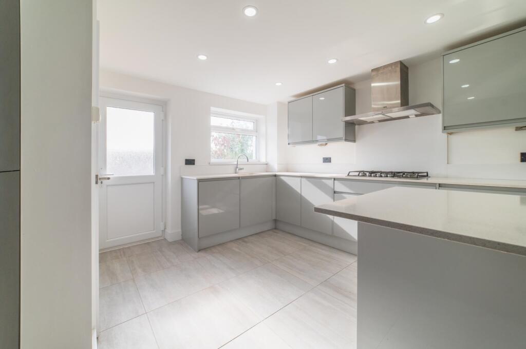 Call 02920 454555 to secure your viewing_4