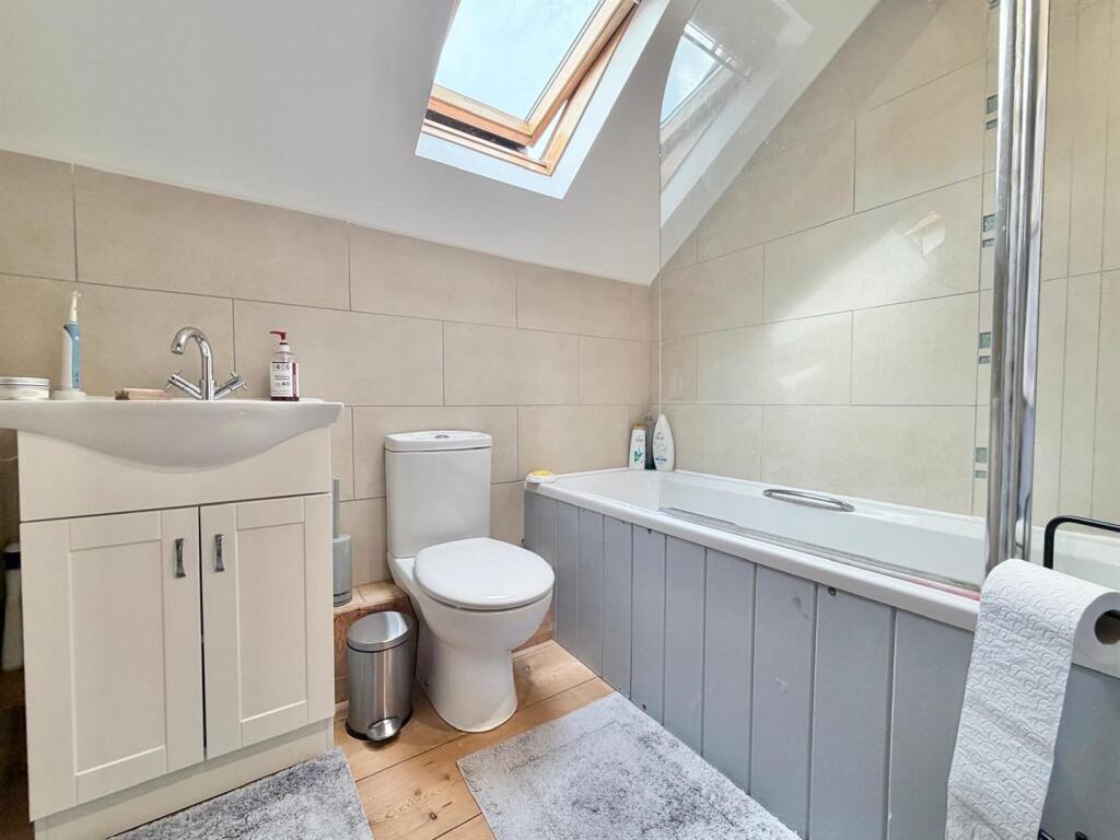 Annexe - Bedroom One En-Suite