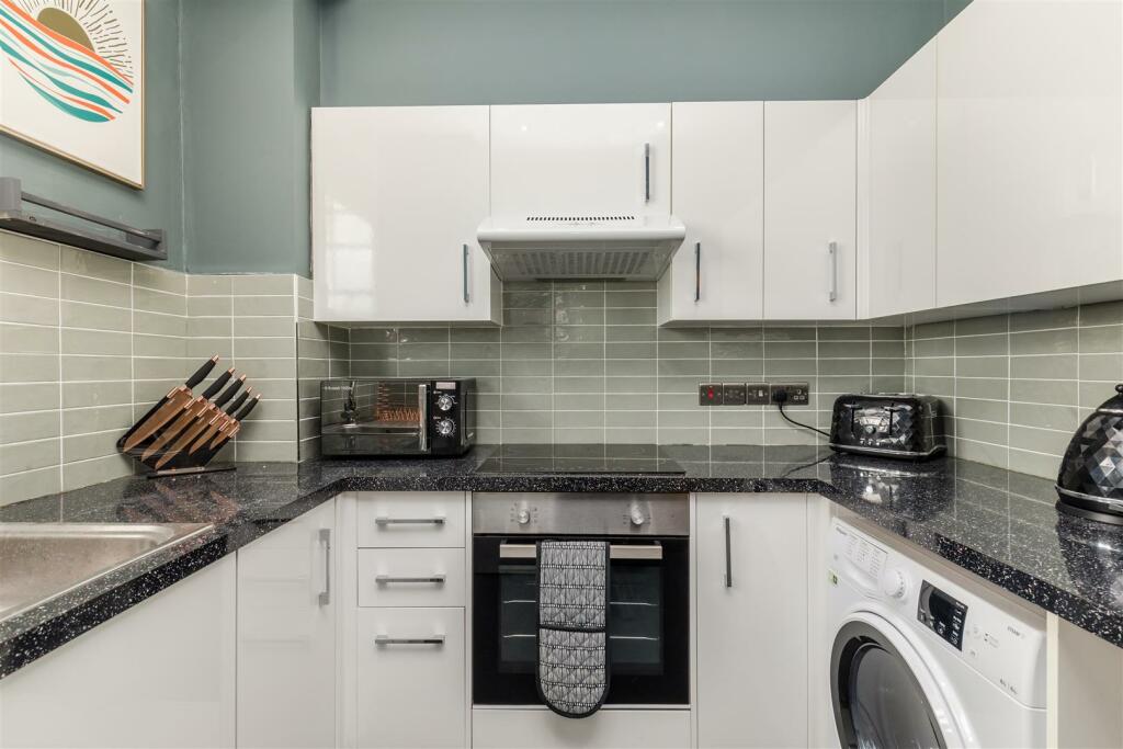 Embassy Court, Flat 3-41.JPG