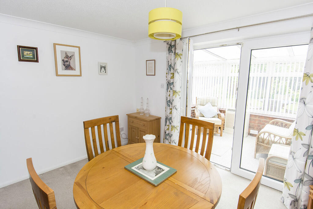 Bedroom/Dining Ro...