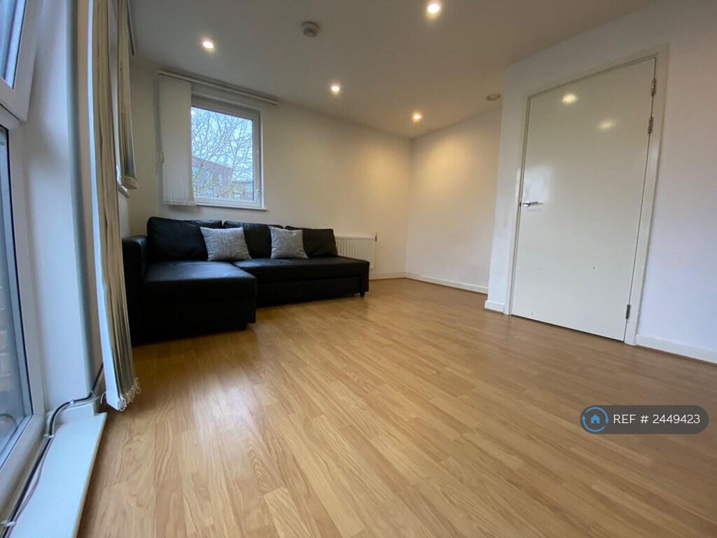 Living Room/Double Bedroom