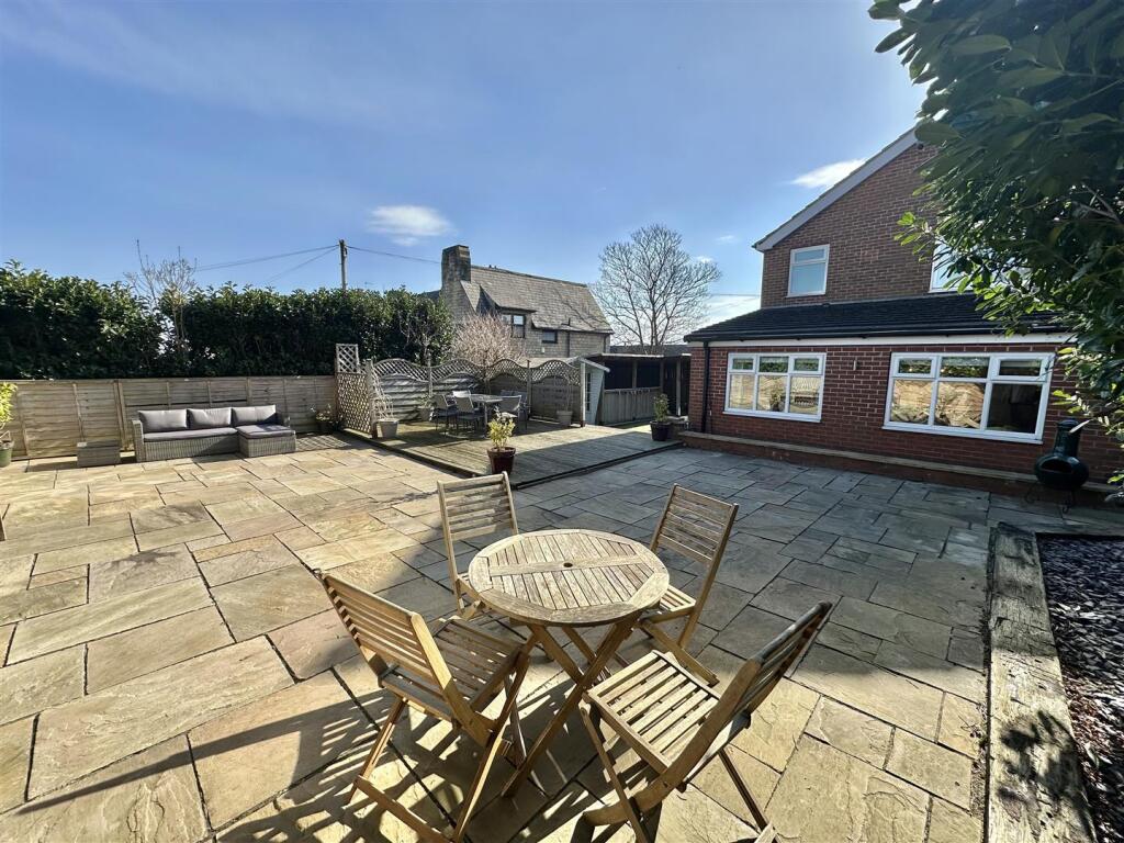 Bramleys Estate Agents - Lee Green - Mirfield (30)