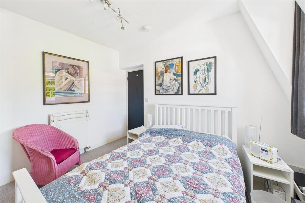 The Penthouse, 12 Kingsdown Parade, Bristol, BS6 5