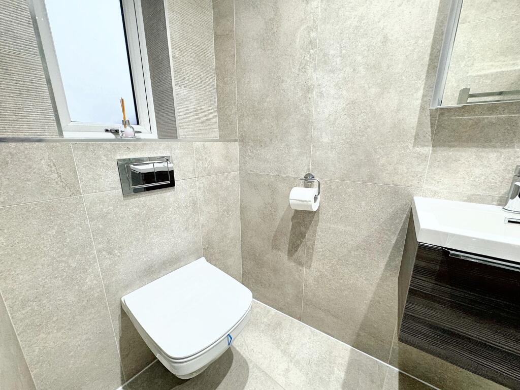 Bedroom Four En-suite