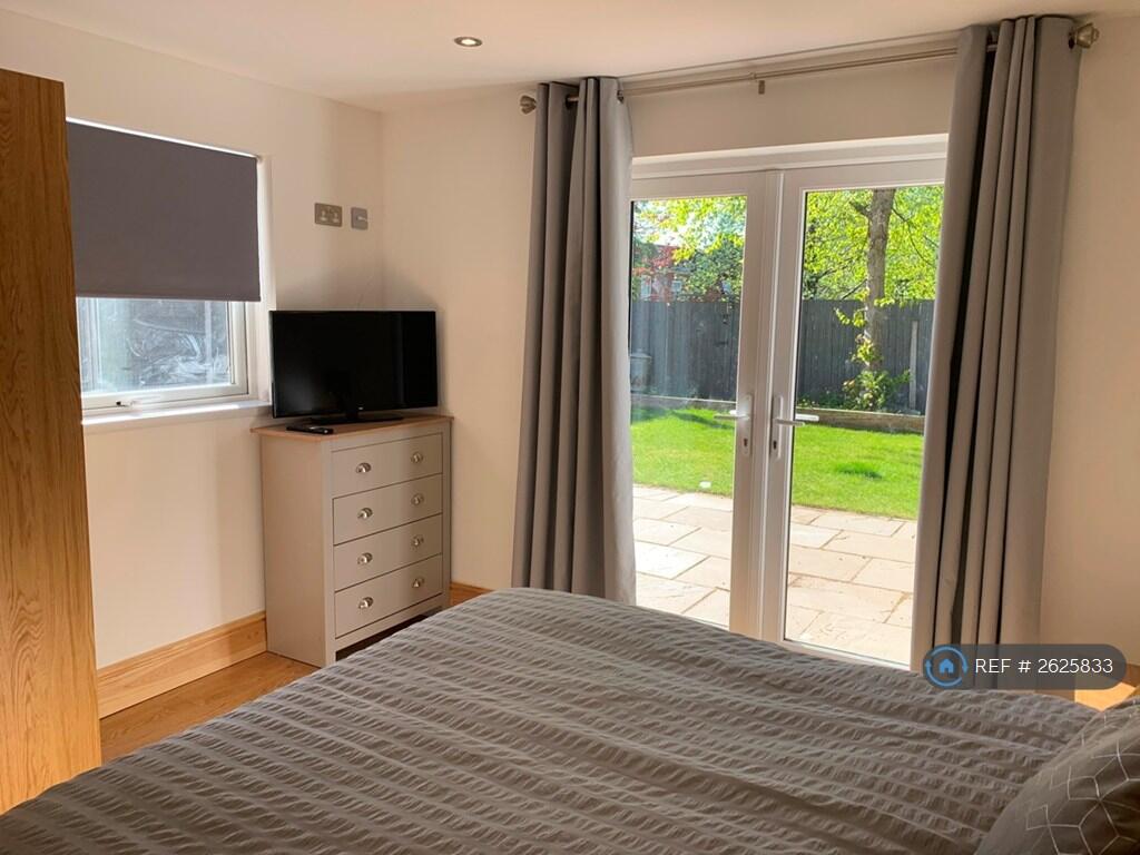 Double Bedroom 1