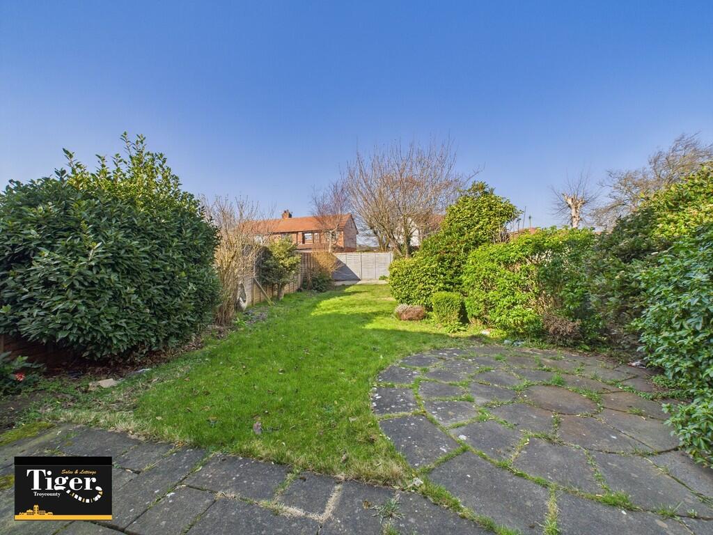 CAM02176G0-PR0505...