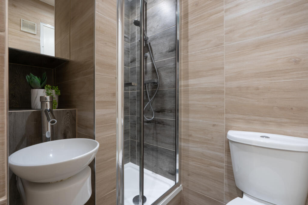 Jesmond View, Block B, flat 10, Bathroom 2