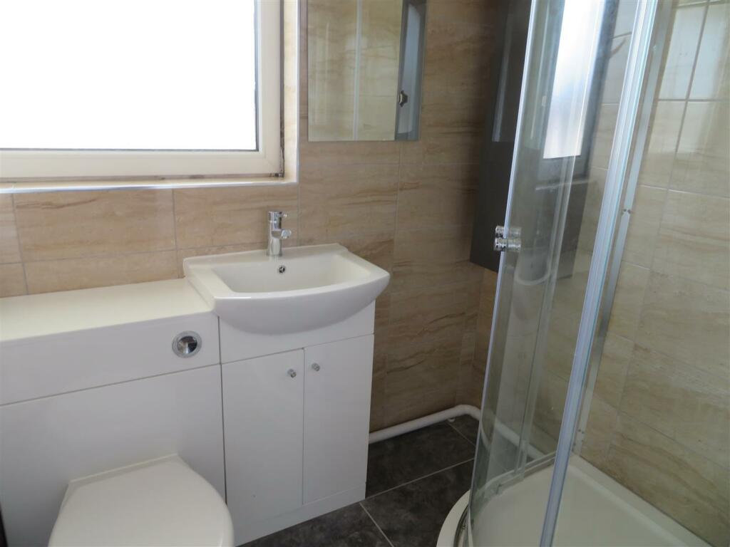 13 Milverton Shower2.JPG